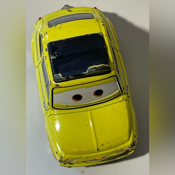 Vintage Disney Pixar Cars yellow Luigi Fiat 500 Cinquecento 1:55 Scale Diecast - Picture 3 of 7